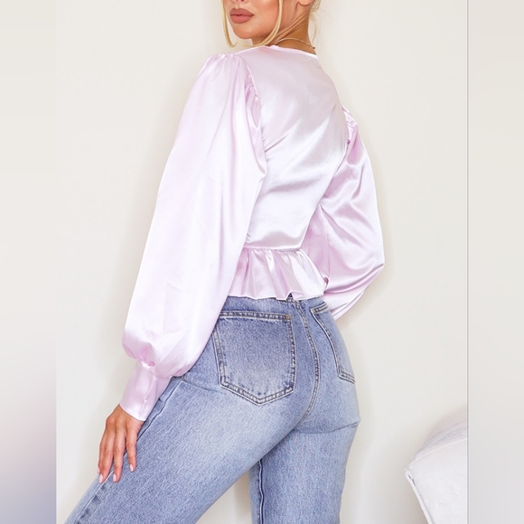 NWT prettylittlethings Lilac Satin Ruched Button Waist Blouse Size 10 - Picture 2 of 4
